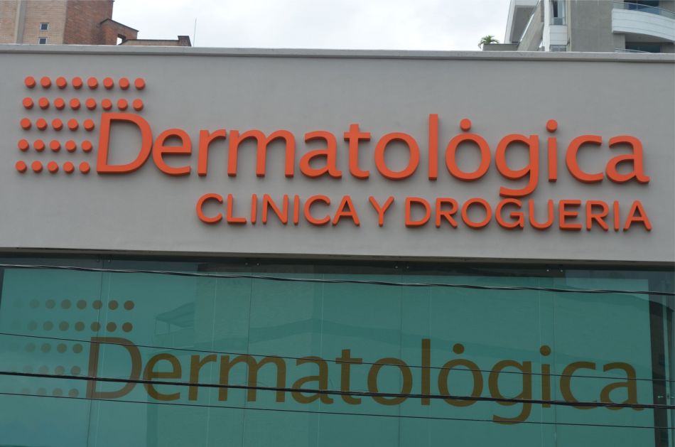 fabricando imagen Dermatológica medellin colombia