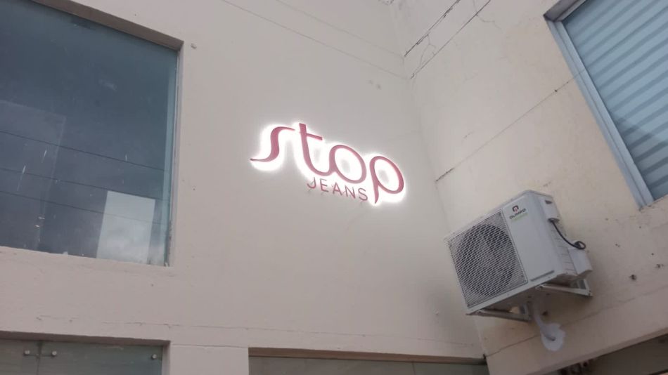 fabricando imagen Stop Jeans medellin colombia